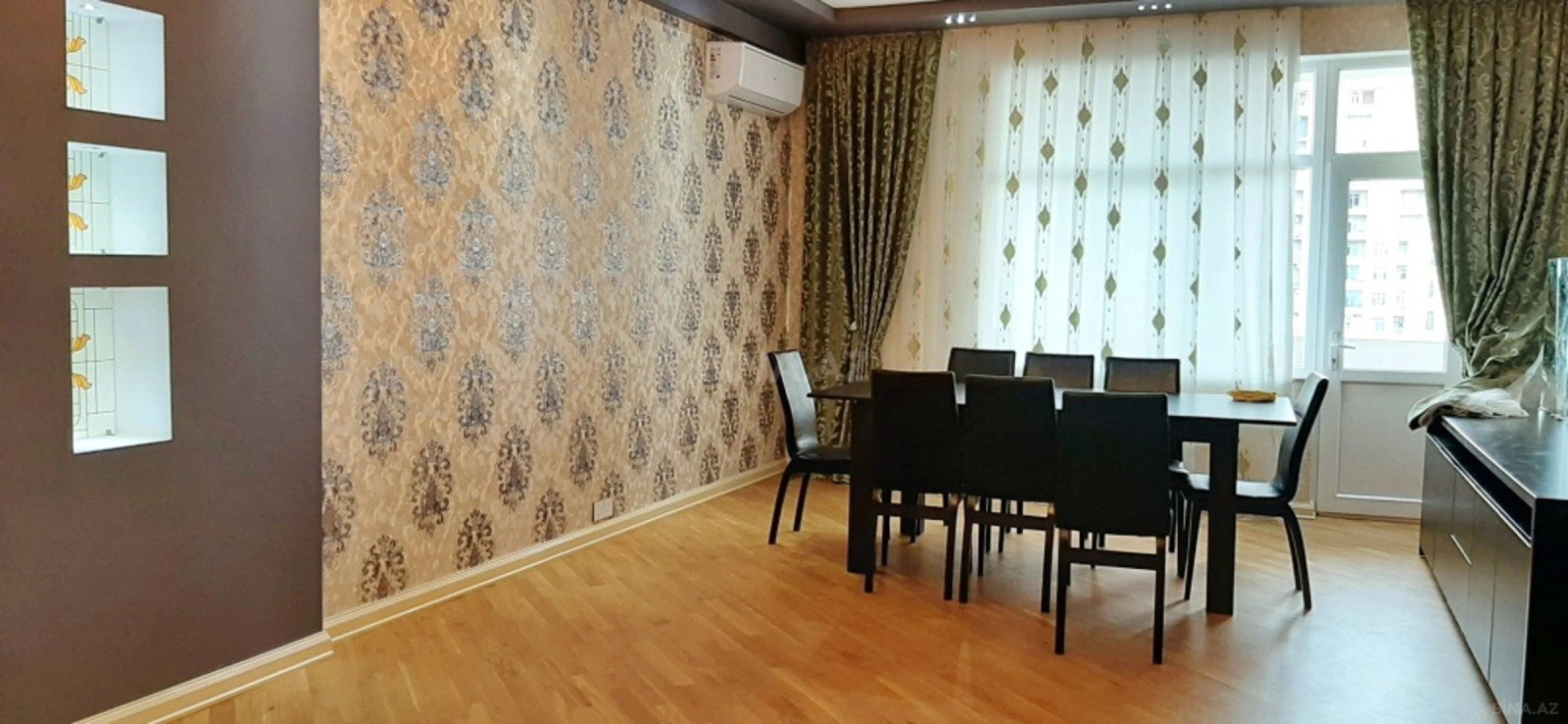 Satılır 3 otaqlı mənzil 180 m²
