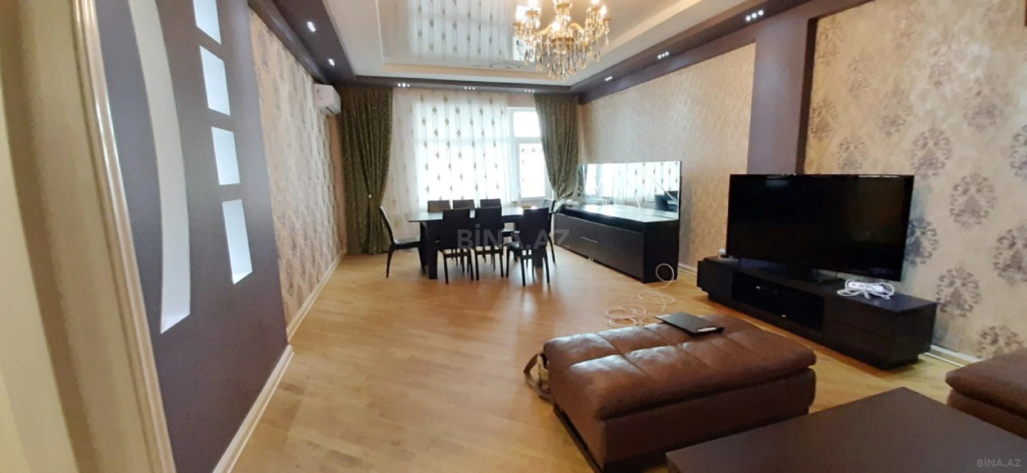 Satılır 3 otaqlı mənzil 180 m²