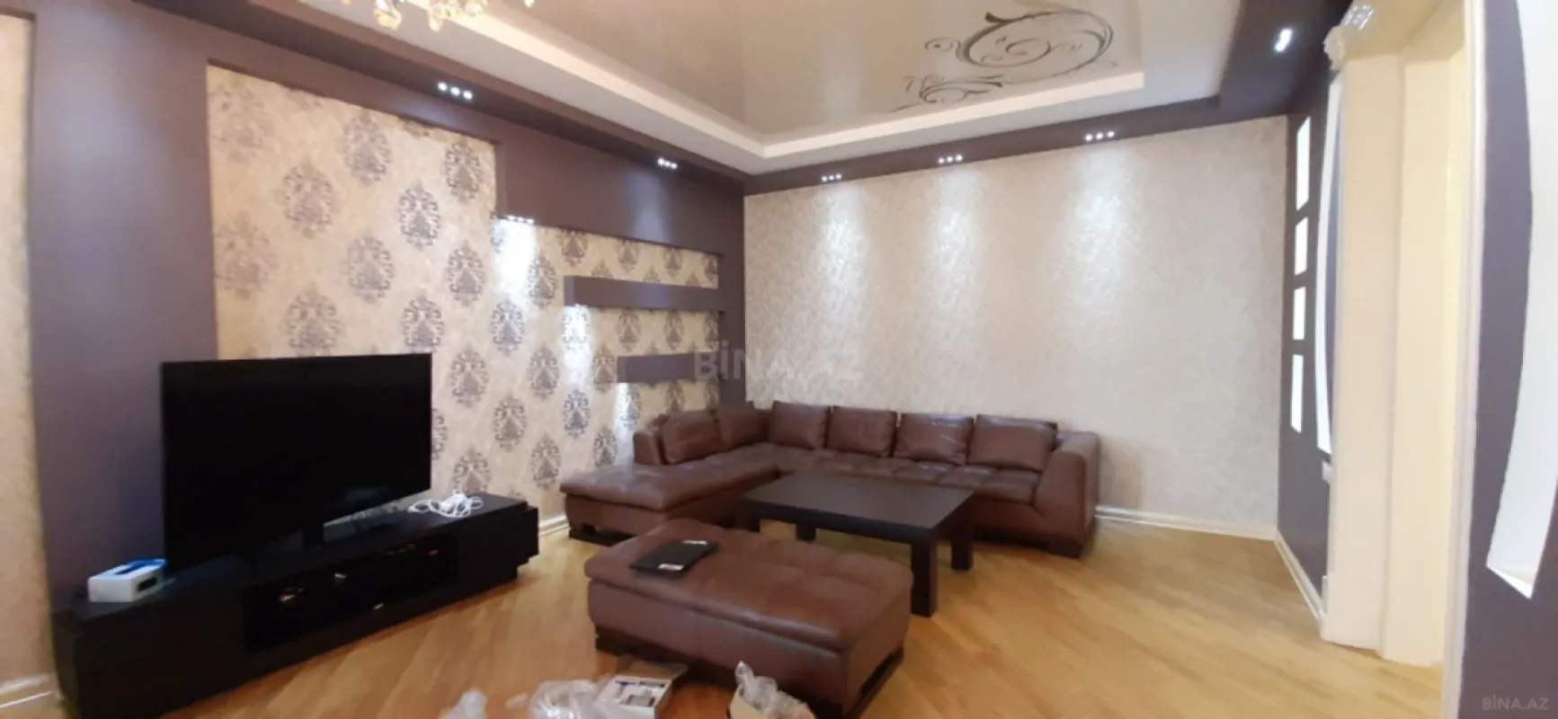 Satılır 3 otaqlı mənzil 180 m²