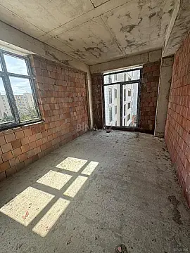 Satılır 2 otaqlı mənzil 67 m²
