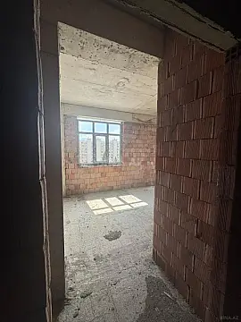Satılır 2 otaqlı mənzil 67 m²