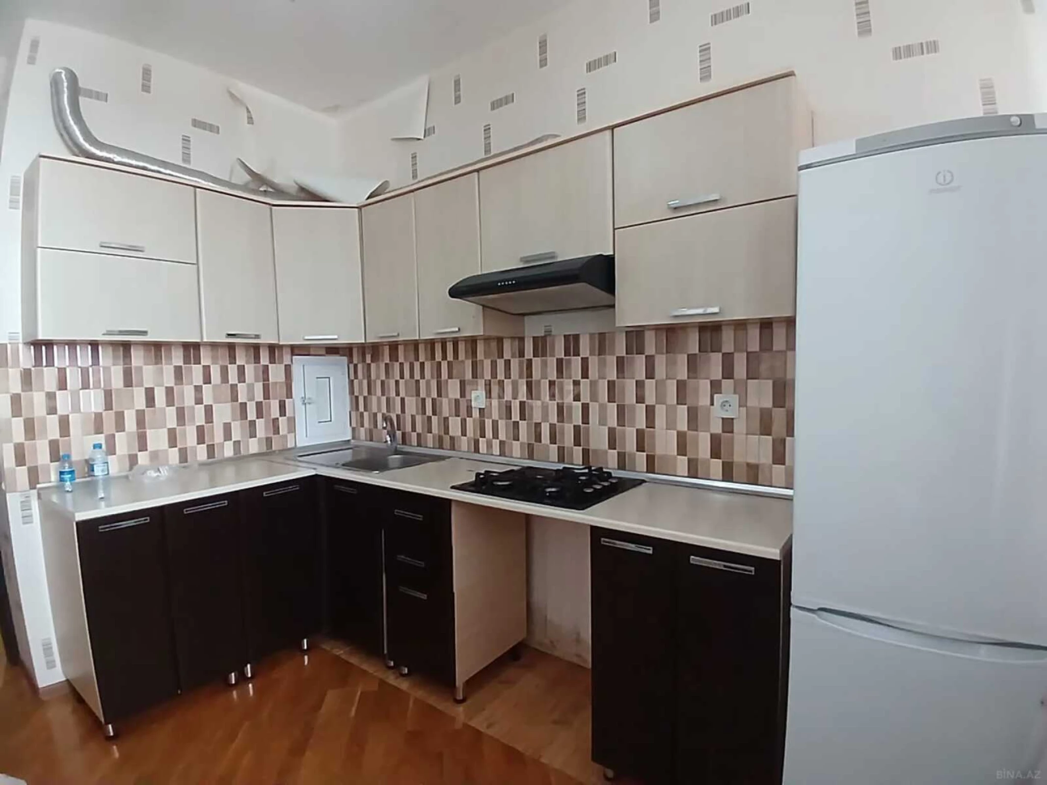 Kirayə verilir 3 otaqlı mənzil 118 m²
