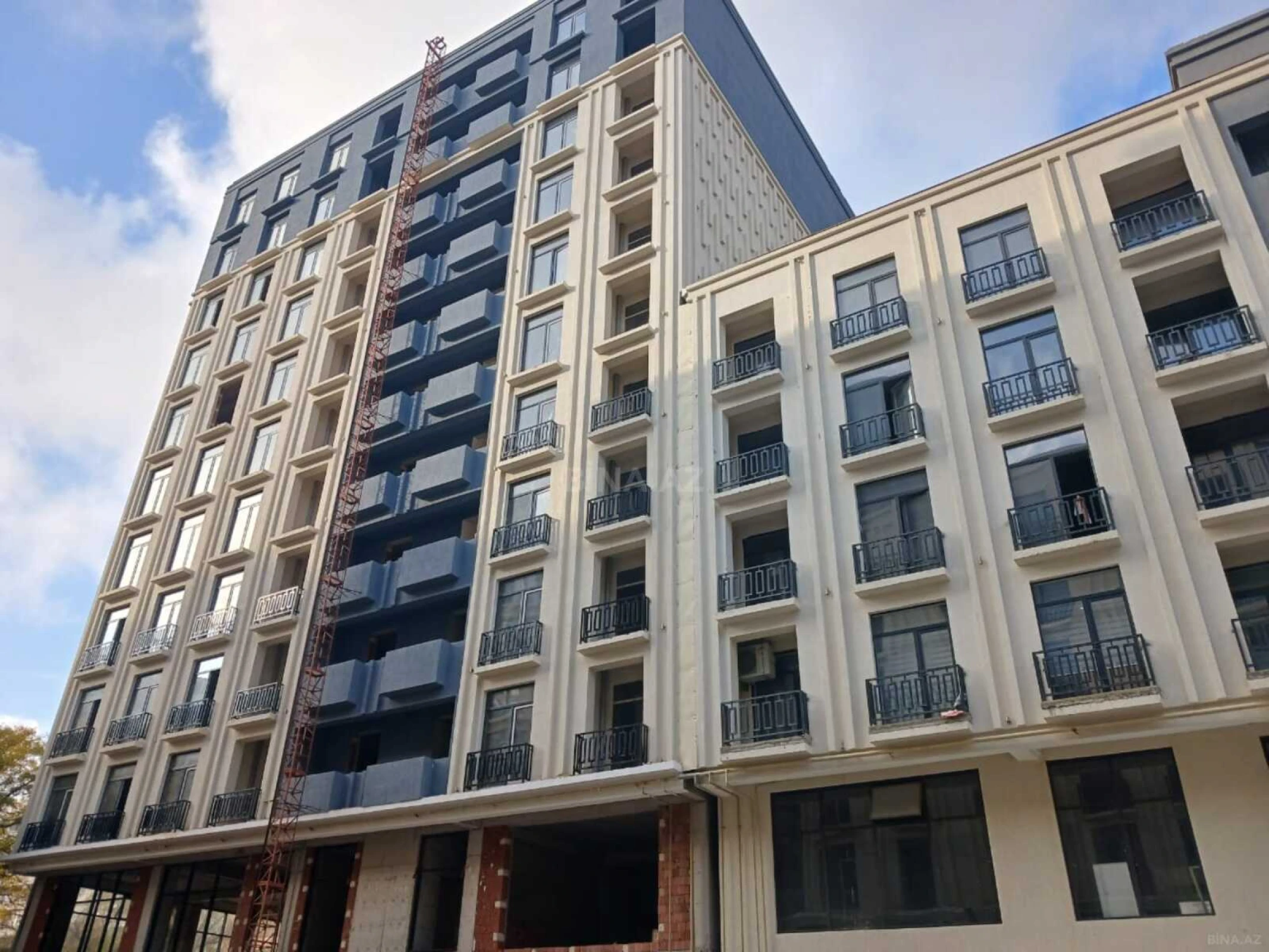 Satılır 4 otaqlı mənzil 231 m²