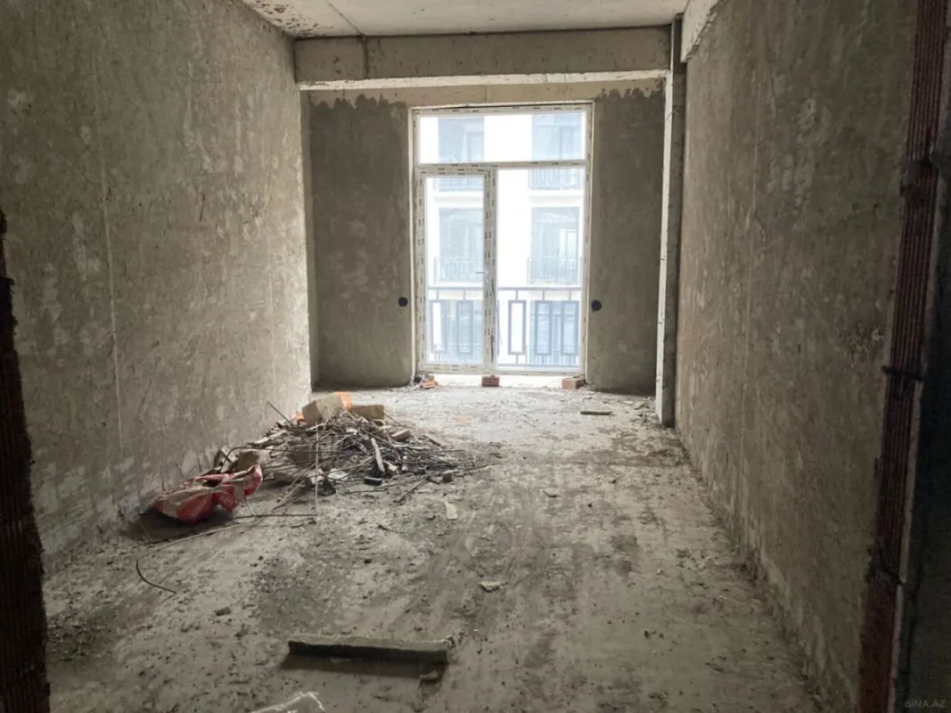 Satılır 4 otaqlı mənzil 231 m²
