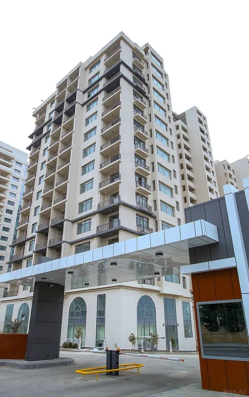 Satılır 3 otaqlı mənzil 171 m²