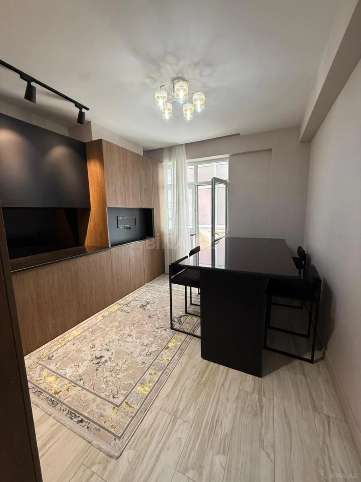 Satılır 3 otaqlı mənzil 112 m²