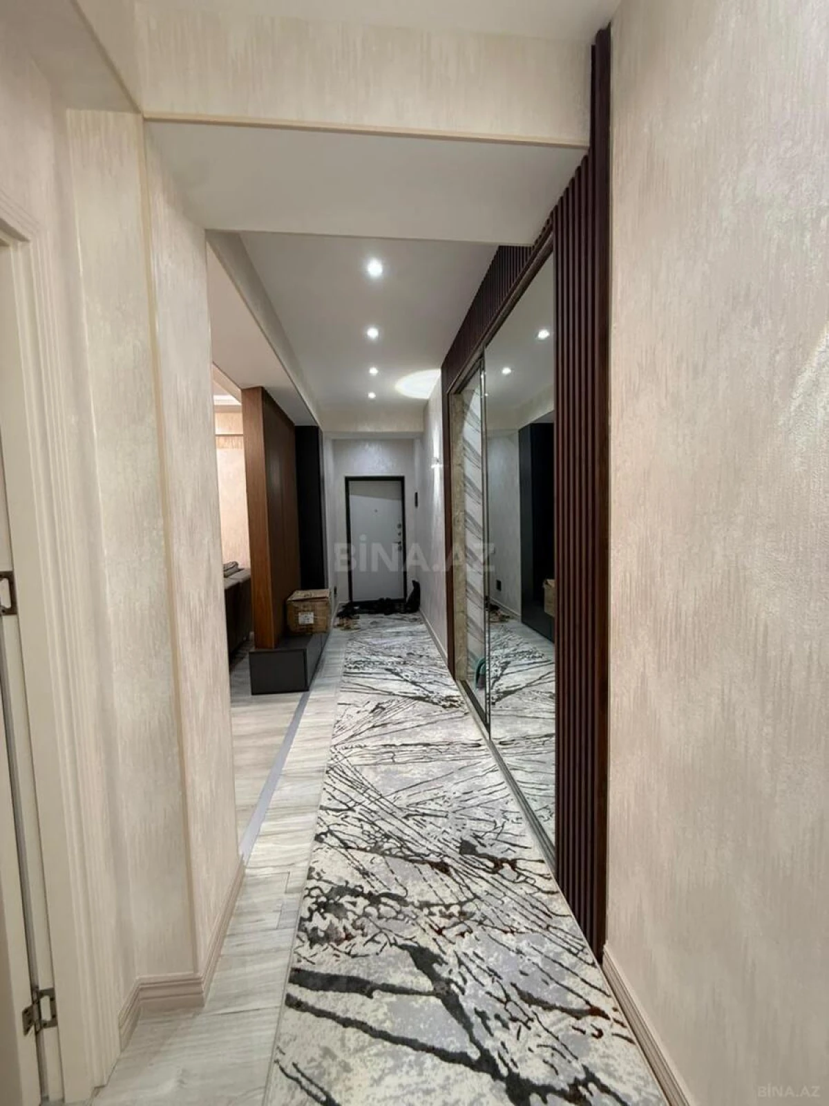 Satılır 3 otaqlı mənzil 112 m²