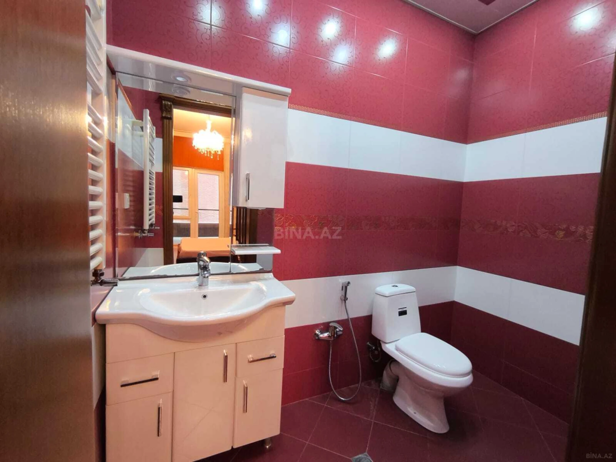 Kirayə verilir 4 otaqlı mənzil 200 m²