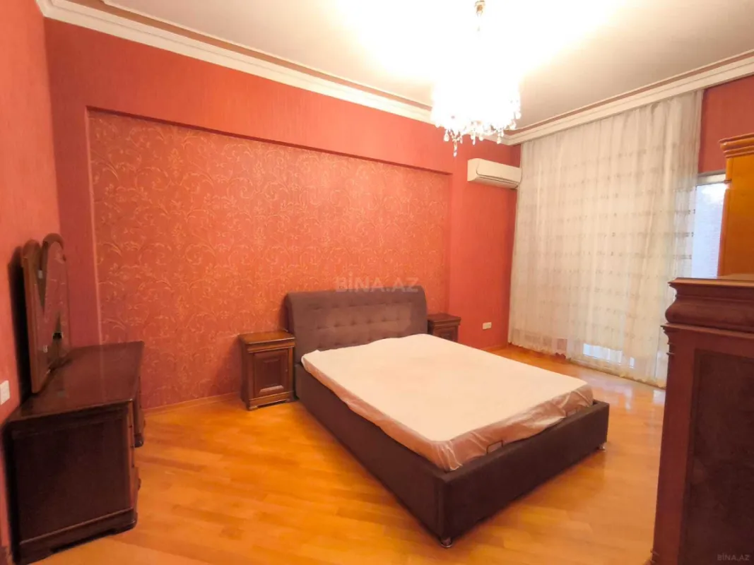 Kirayə verilir 4 otaqlı mənzil 200 m²