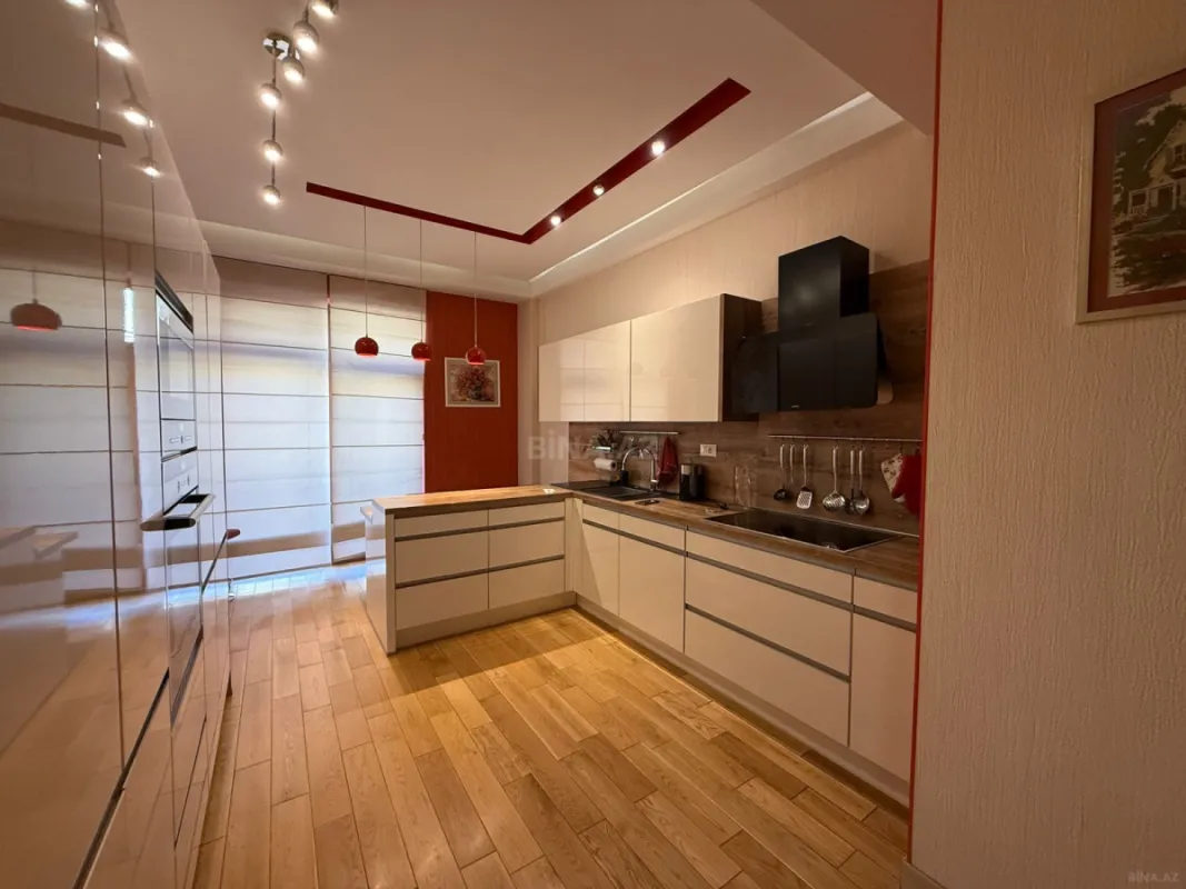 Kirayə verilir 4 otaqlı mənzil 160 m²