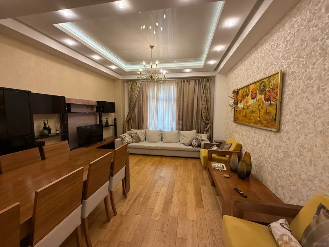 Kirayə verilir 4 otaqlı mənzil 160 m²