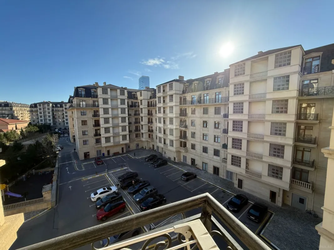 Kirayə verilir 4 otaqlı mənzil 160 m²