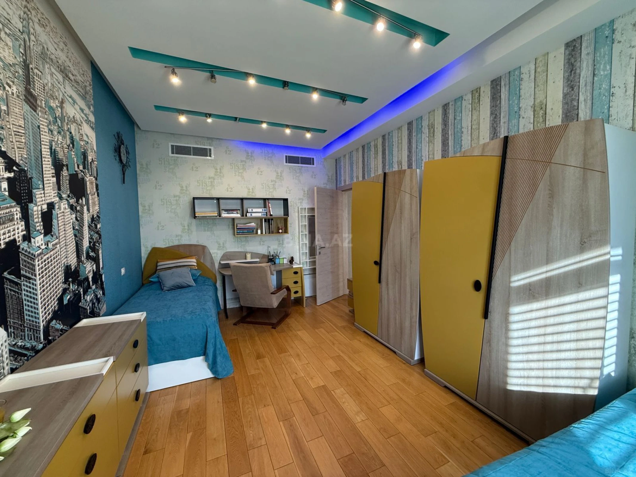 Kirayə verilir 4 otaqlı mənzil 160 m²