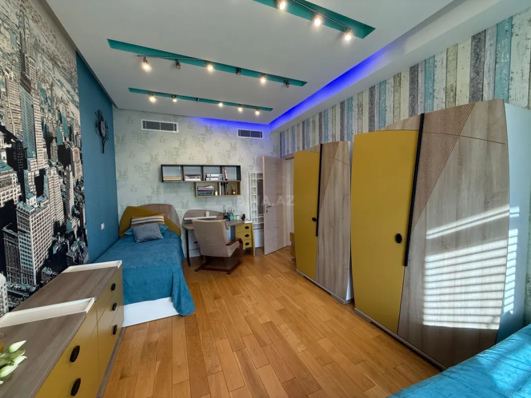 Kirayə verilir 4 otaqlı mənzil 160 m²