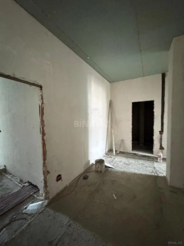 Satılır 4 otaqlı mənzil 205 m²