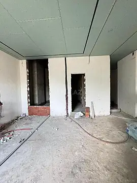 Satılır 4 otaqlı mənzil 205 m²