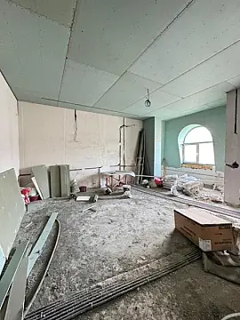 Satılır 4 otaqlı mənzil 205 m²