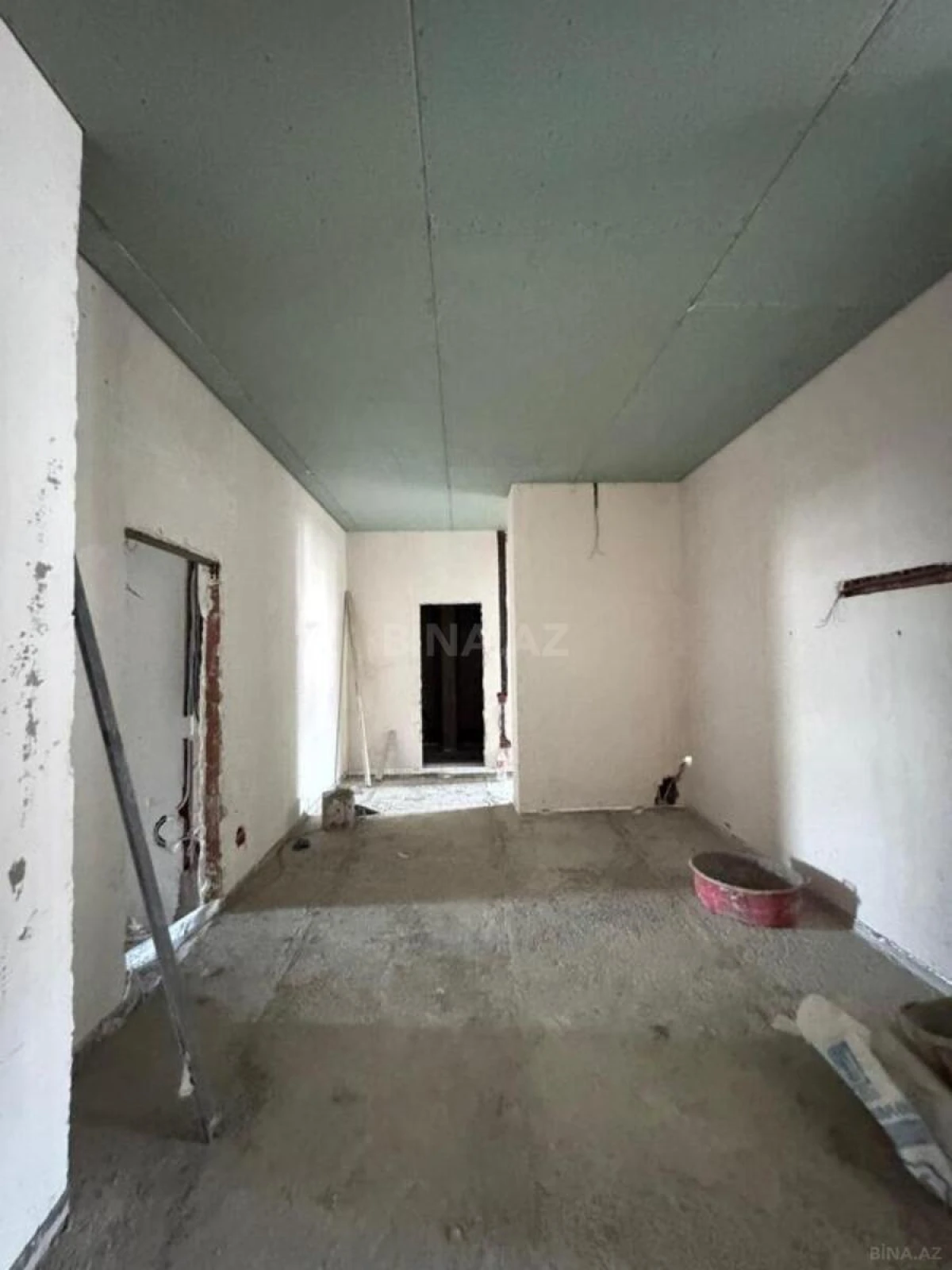 Satılır 4 otaqlı mənzil 205 m²