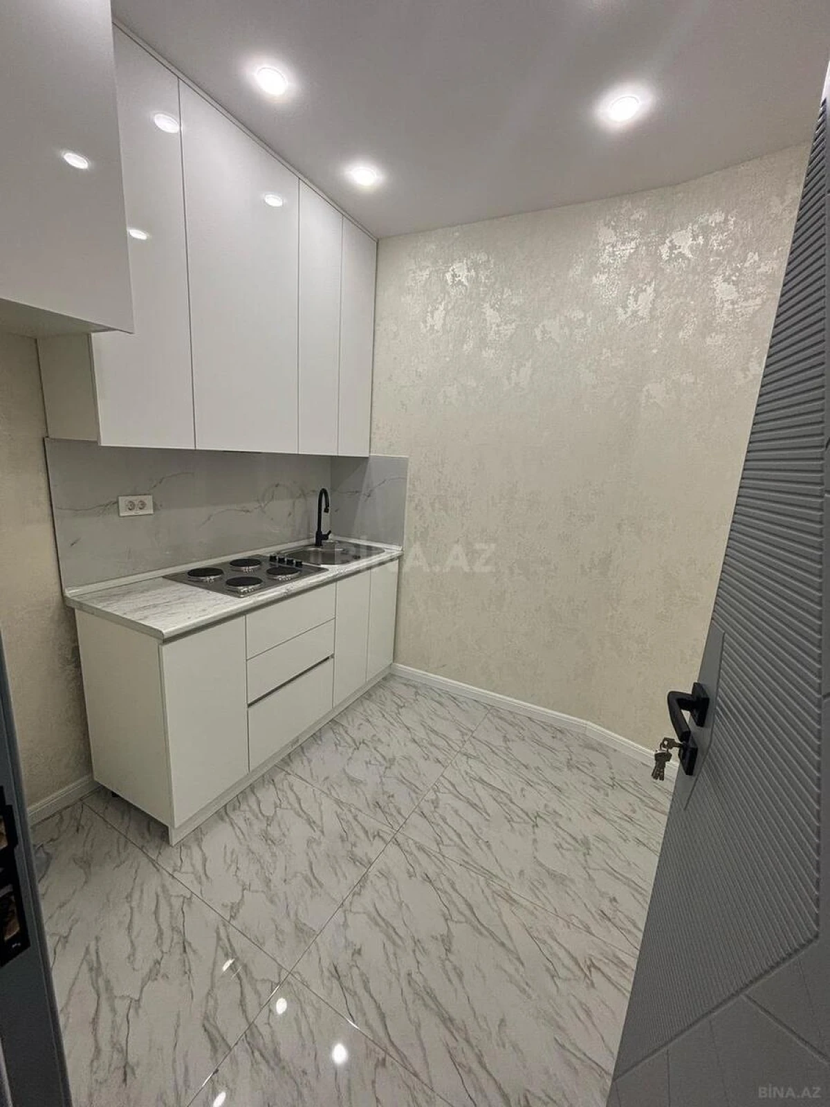 Kirayə verilir 4 otaqlı ofis 250 m²