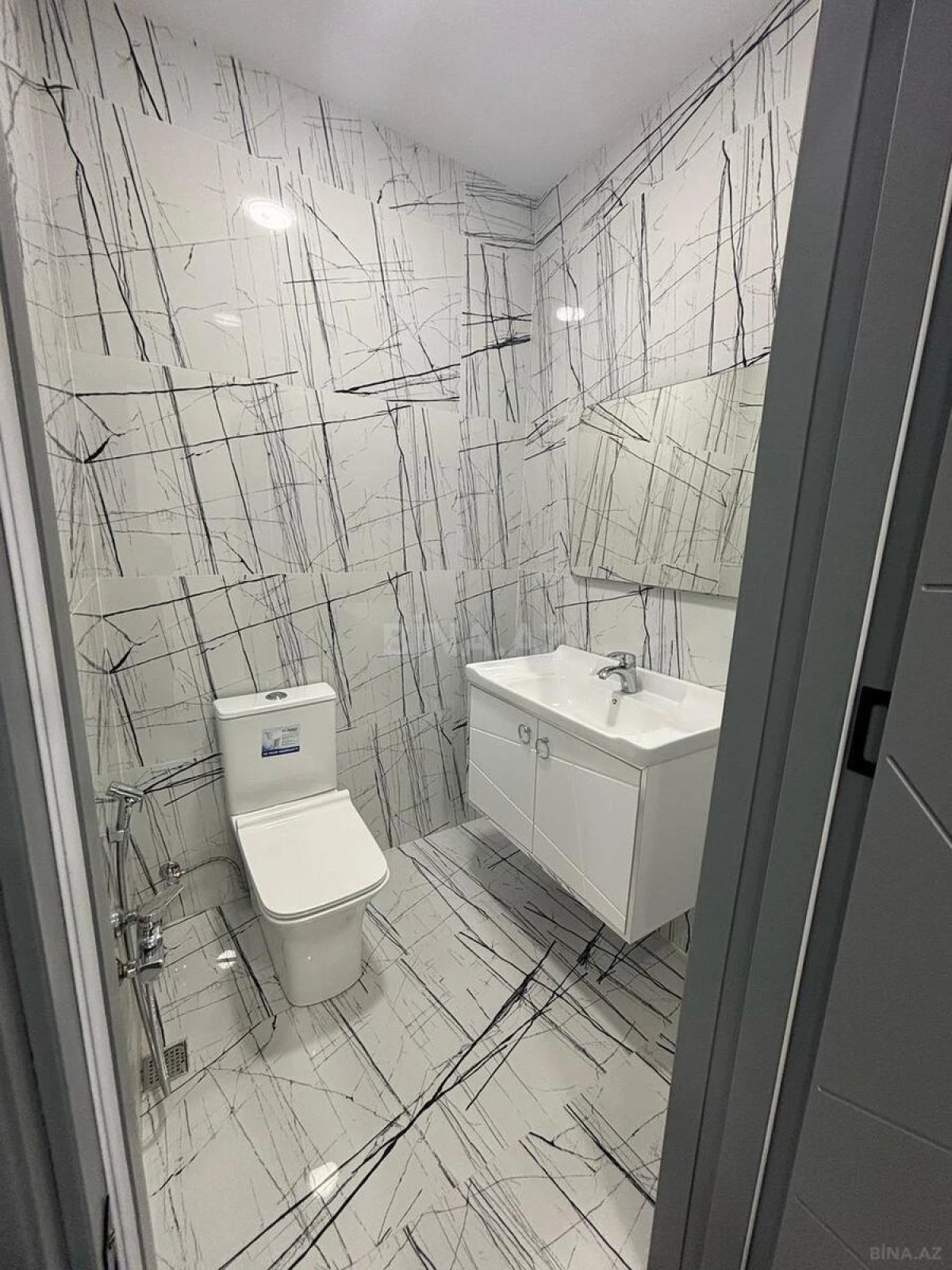 Kirayə verilir 4 otaqlı ofis 250 m²