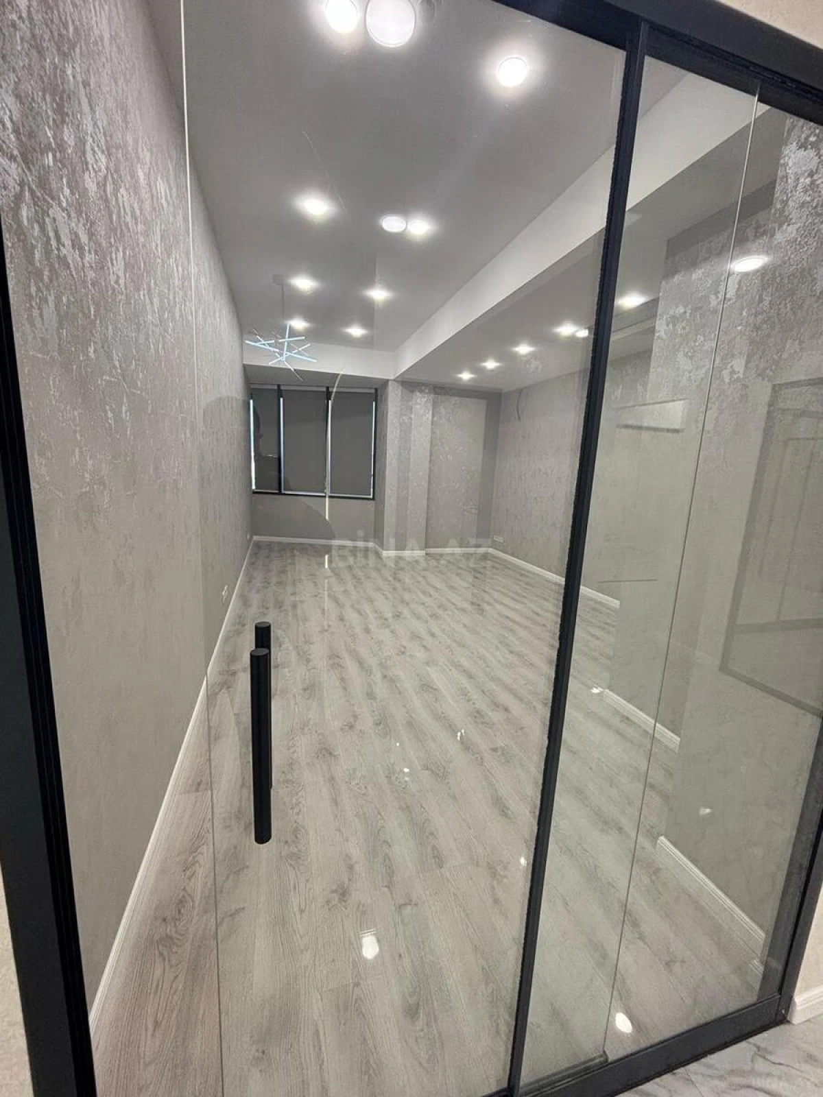 Kirayə verilir 4 otaqlı ofis 250 m²