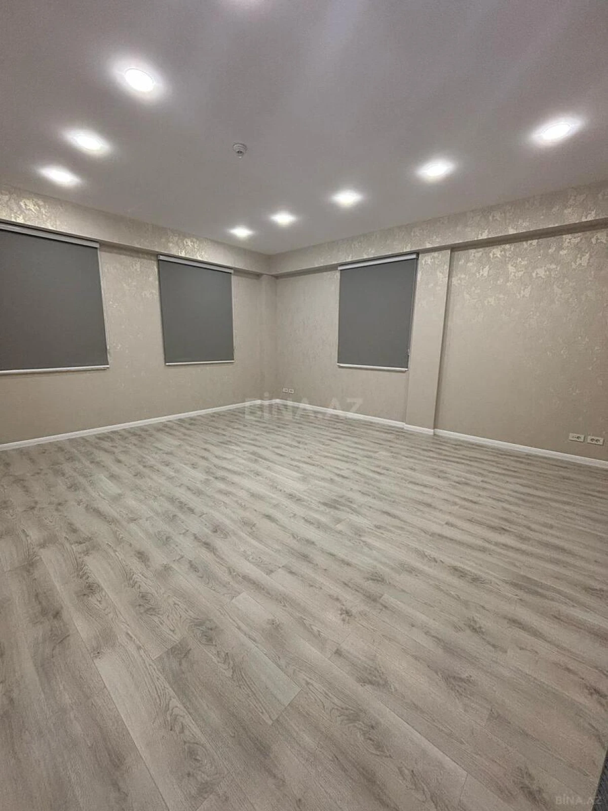 Kirayə verilir 4 otaqlı ofis 250 m²