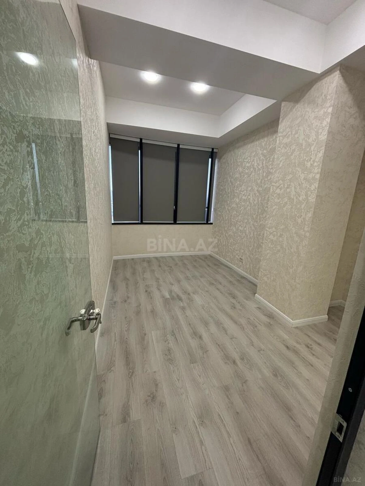 Kirayə verilir 4 otaqlı ofis 250 m²