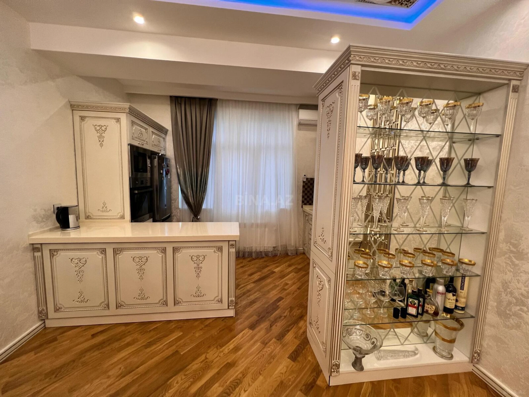Kirayə verilir 3 otaqlı mənzil 97 m²