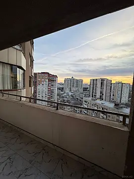 Satılır 3 otaqlı mənzil 176 m²