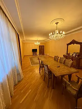 Satılır 3 otaqlı mənzil 176 m² — Bakı 3 otaq 176.00 m²