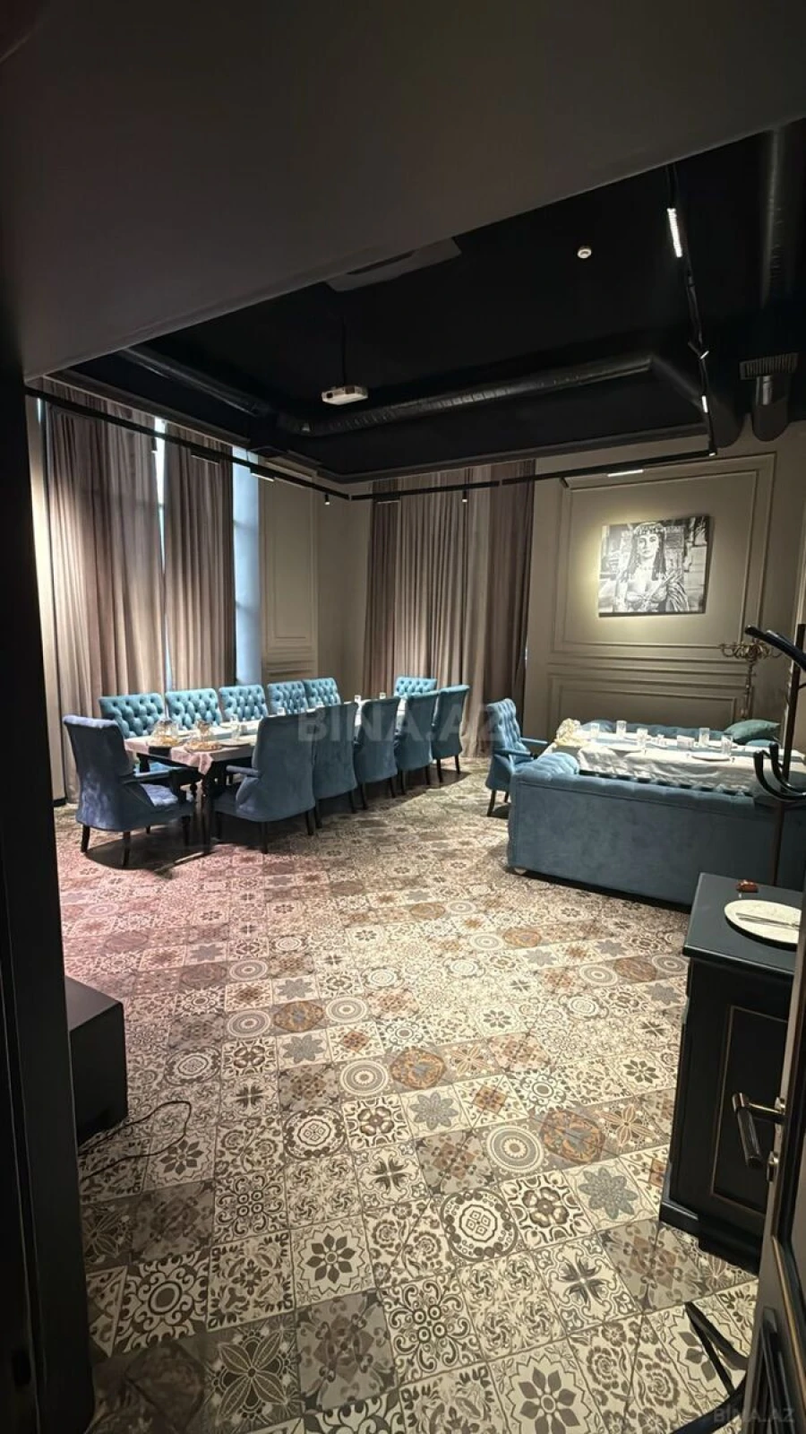 Kirayə verilir obyekt 368.4 m²