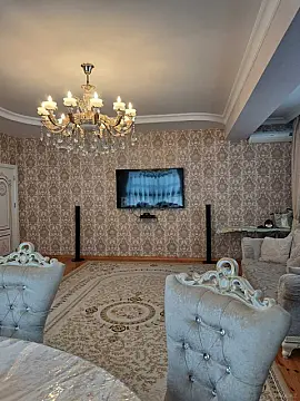 Satılır 3 otaqlı mənzil 121 m²