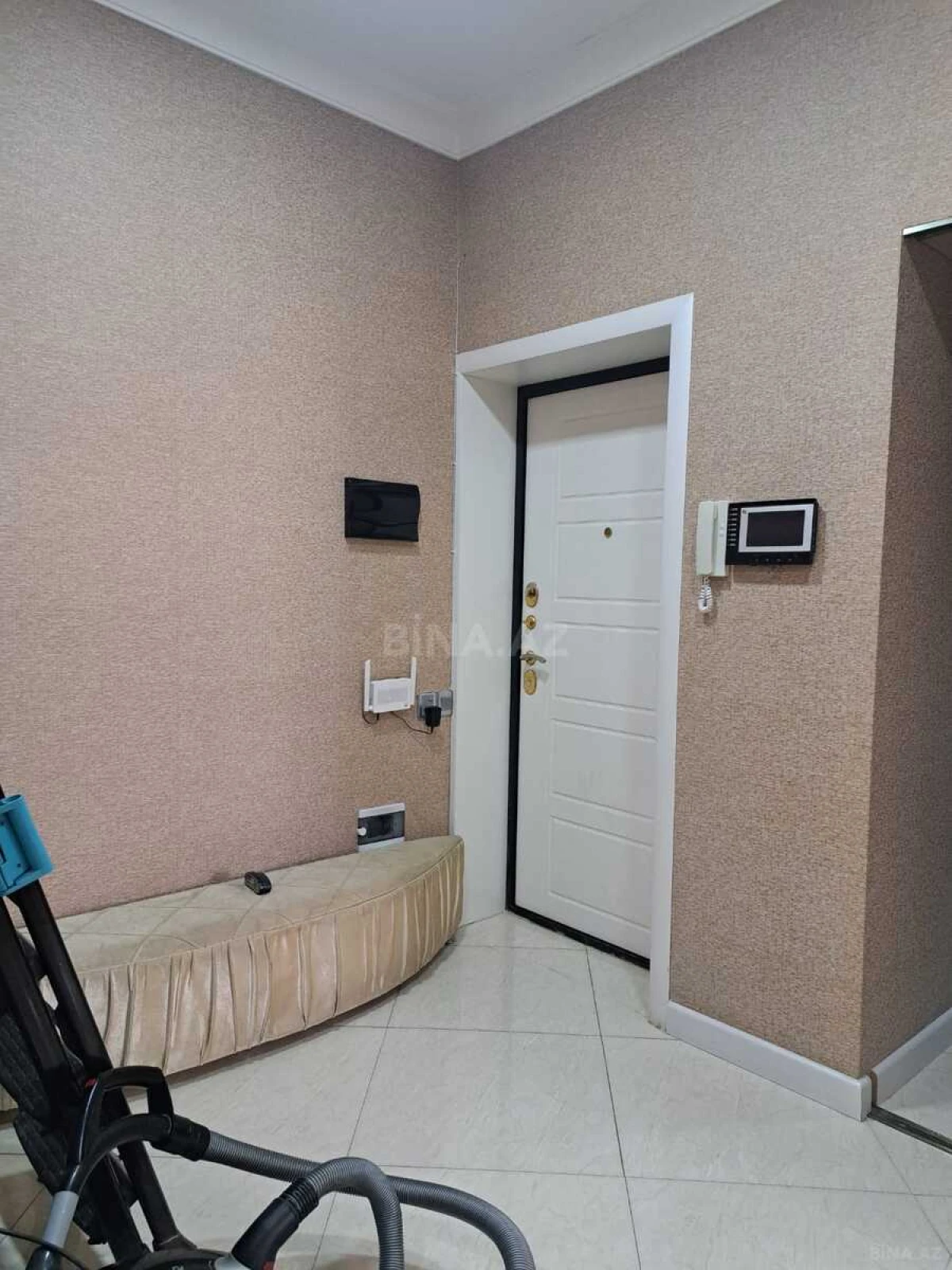 Satılır 3 otaqlı mənzil 121 m²