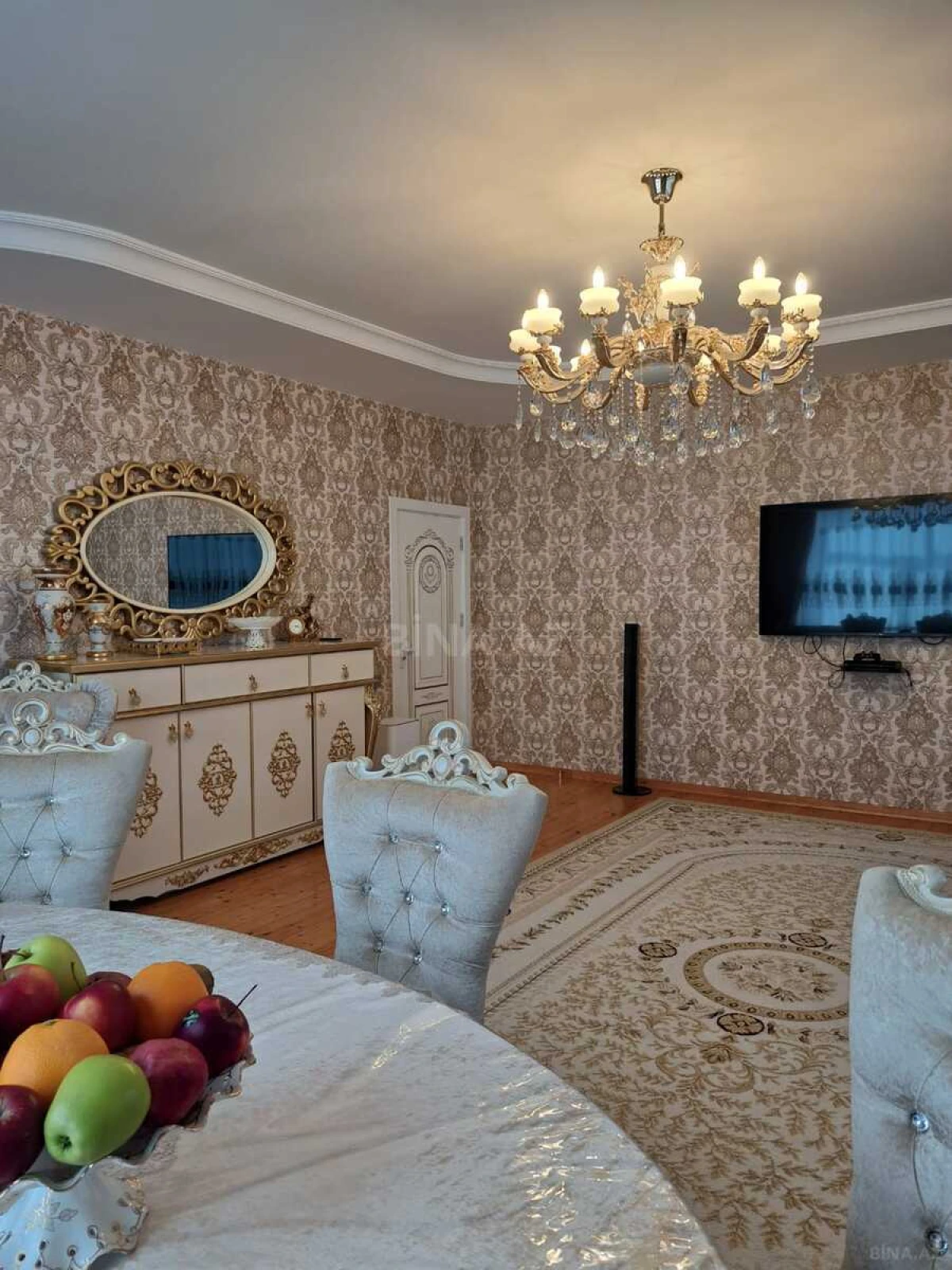 Satılır 3 otaqlı mənzil 121 m²