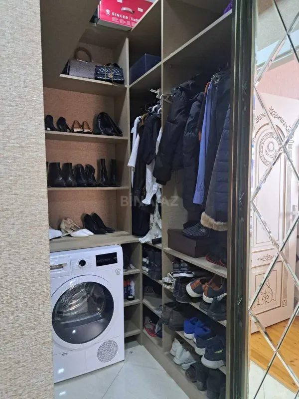 Satılır 3 otaqlı mənzil 121 m²