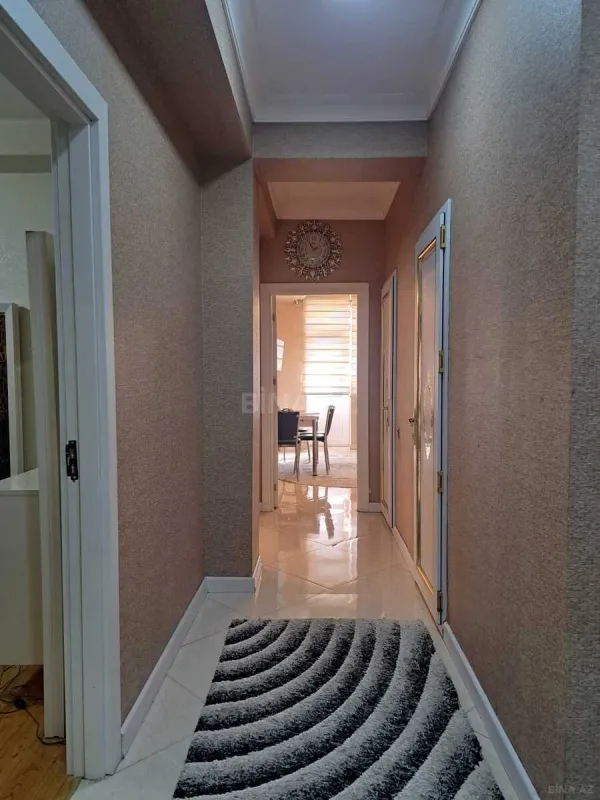 Satılır 3 otaqlı mənzil 121 m²