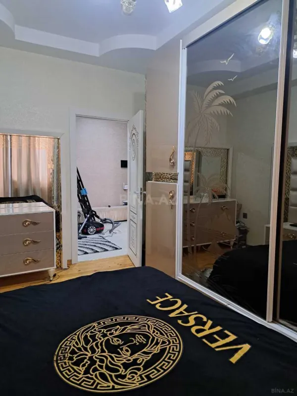 Satılır 3 otaqlı mənzil 121 m²