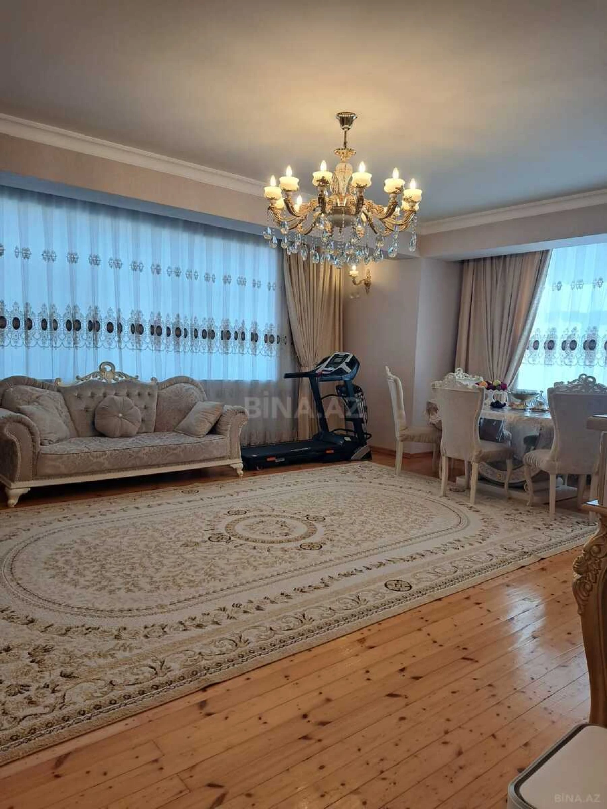 Satılır 3 otaqlı mənzil 121 m²