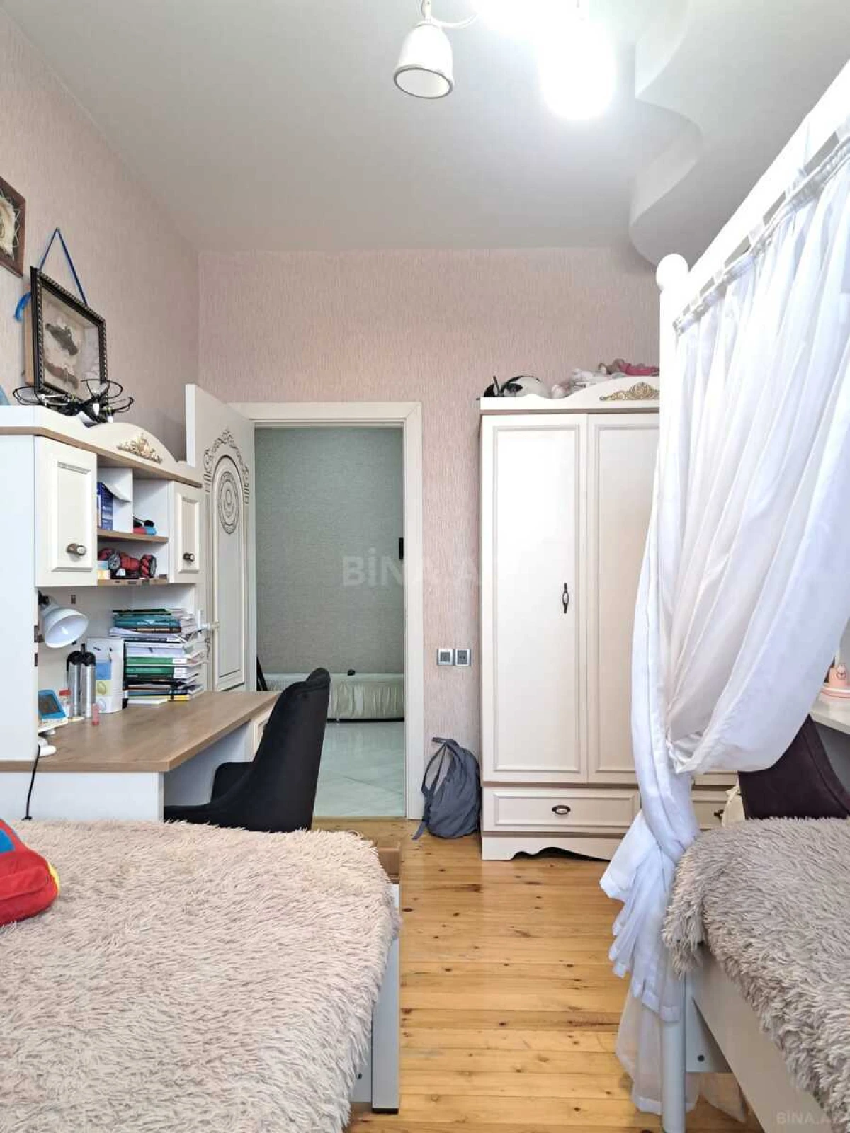 Satılır 3 otaqlı mənzil 121 m²