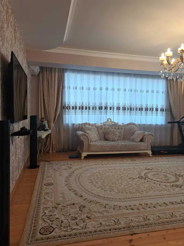 Satılır 3 otaqlı mənzil 121 m²