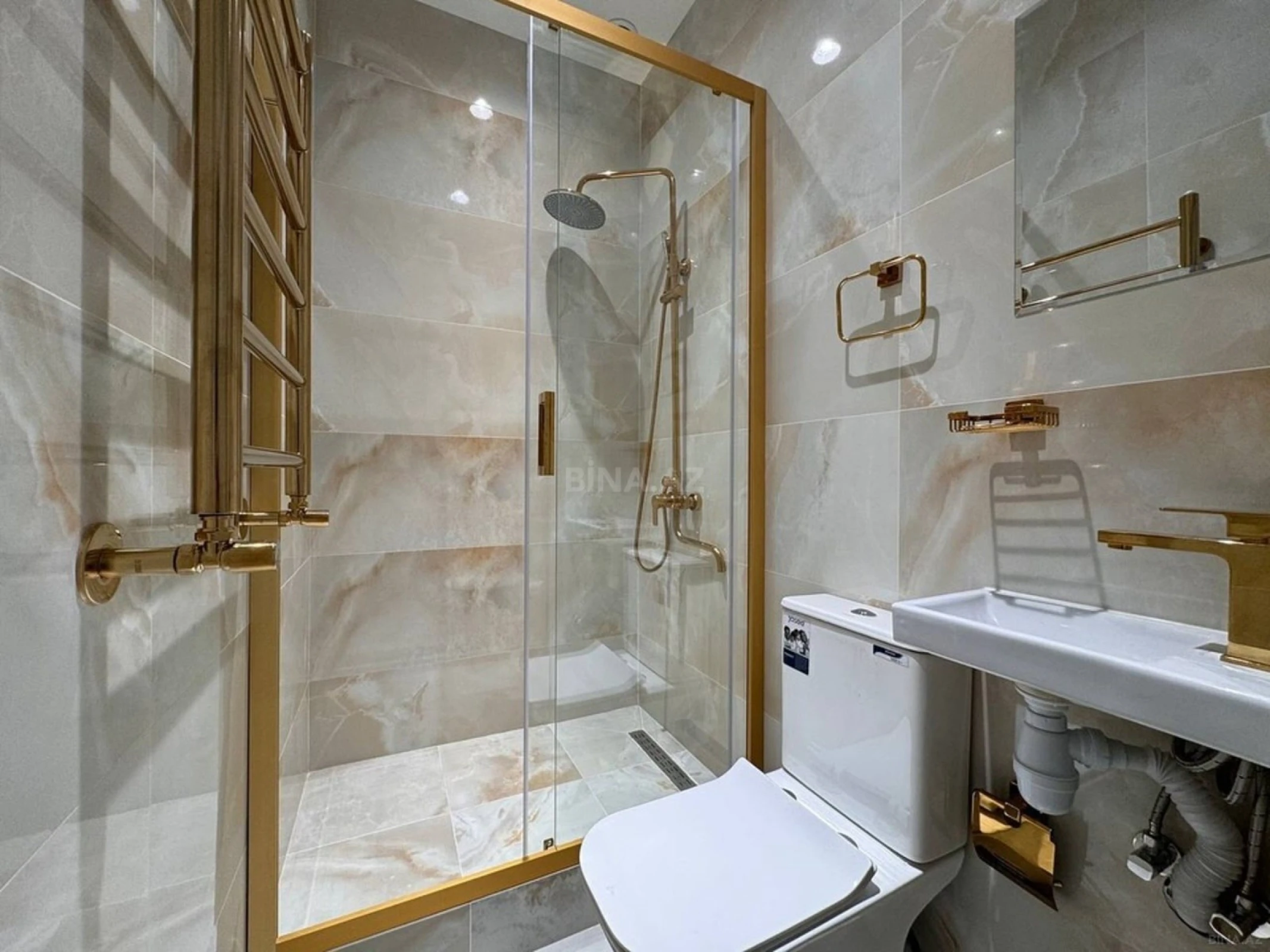 Kirayə verilir 3 otaqlı mənzil 125 m²