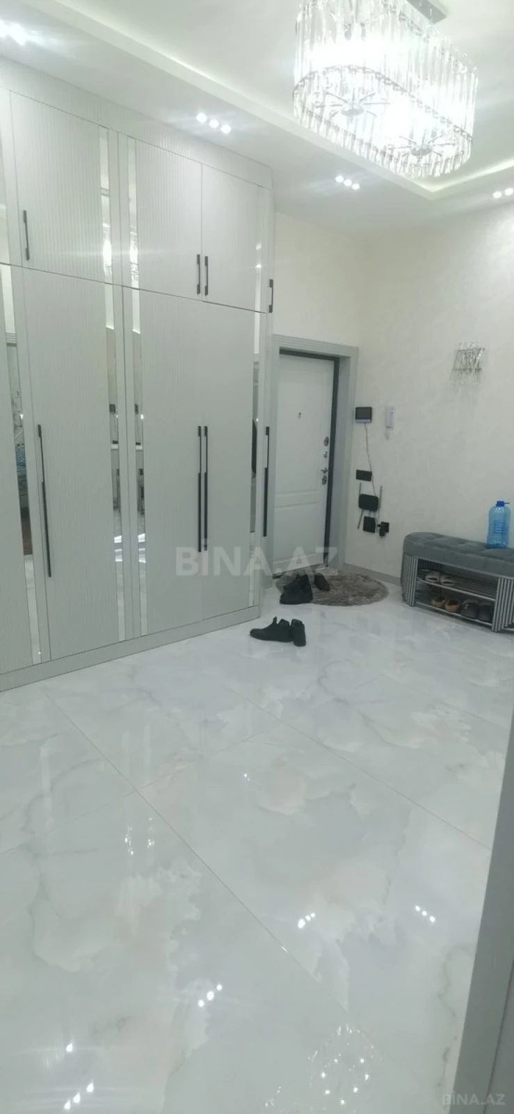 Satılır 3 otaqlı mənzil 102 m²