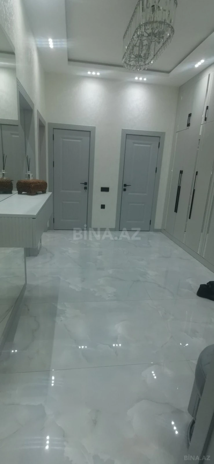 Satılır 3 otaqlı mənzil 102 m²