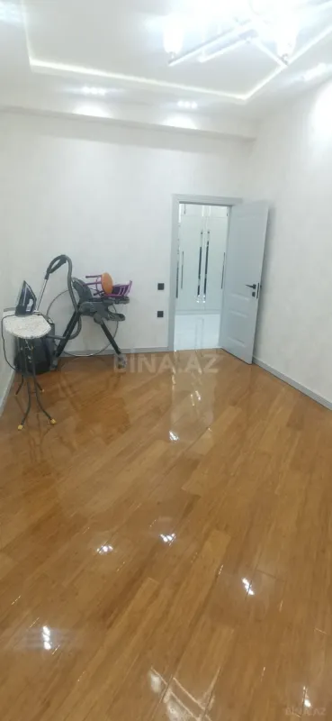 Satılır 3 otaqlı mənzil 102 m²