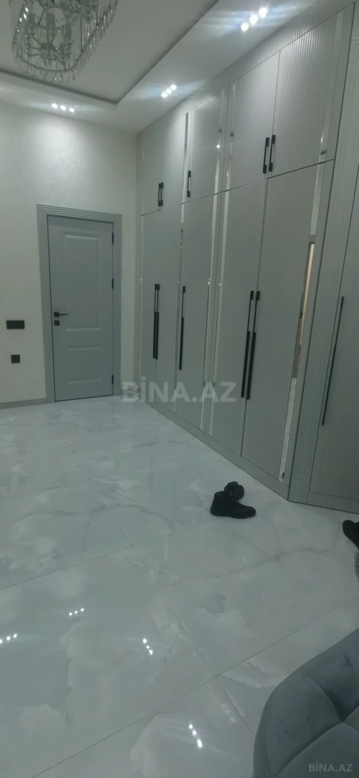 Satılır 3 otaqlı mənzil 102 m²