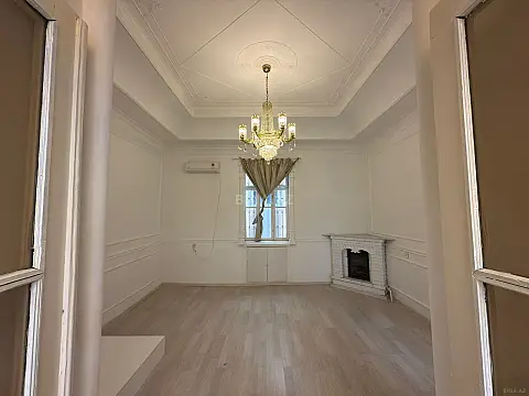 Kirayə verilir 4 otaqlı ofis 60 m²