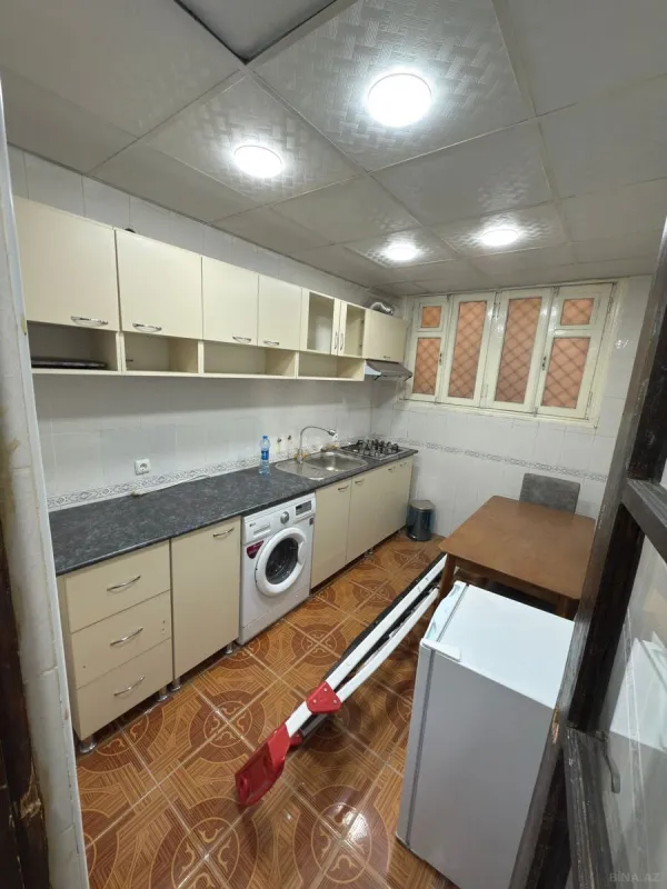 Kirayə verilir 4 otaqlı ofis 60 m²