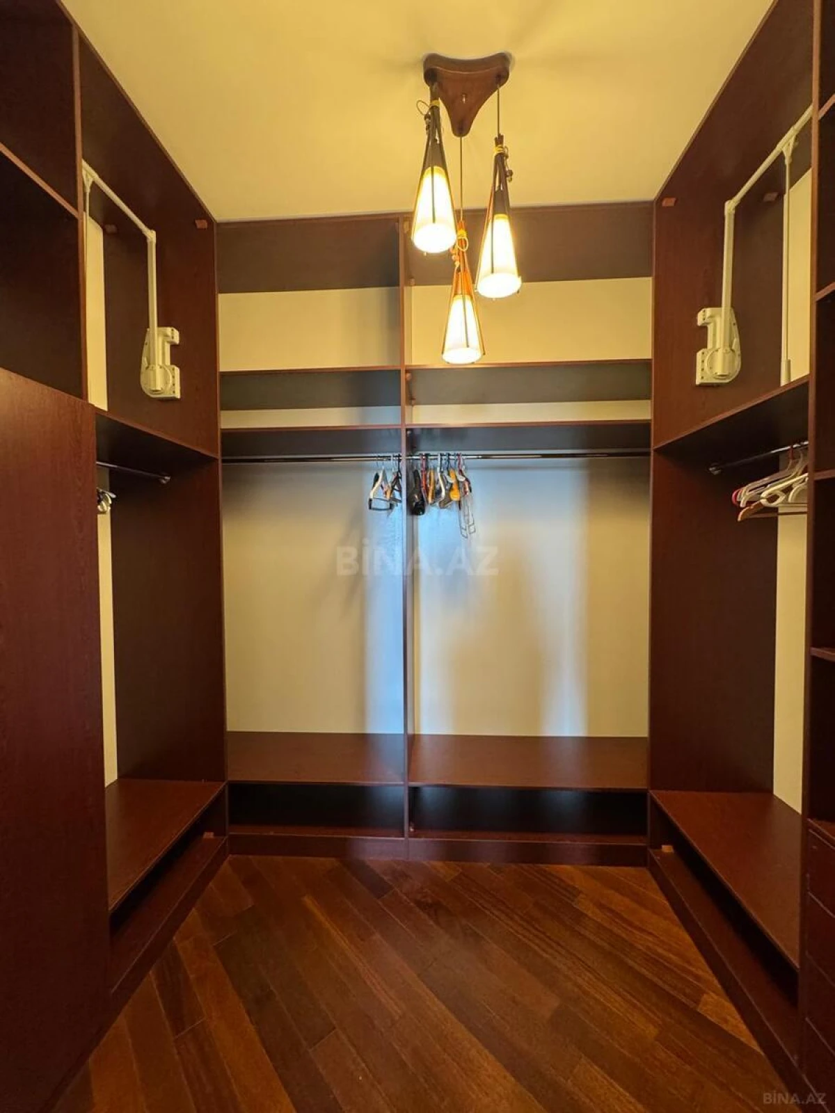 Kirayə verilir 3 otaqlı mənzil 120 m²