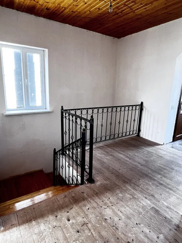 Satılır 7 otaqlı həyət evi 200 m²