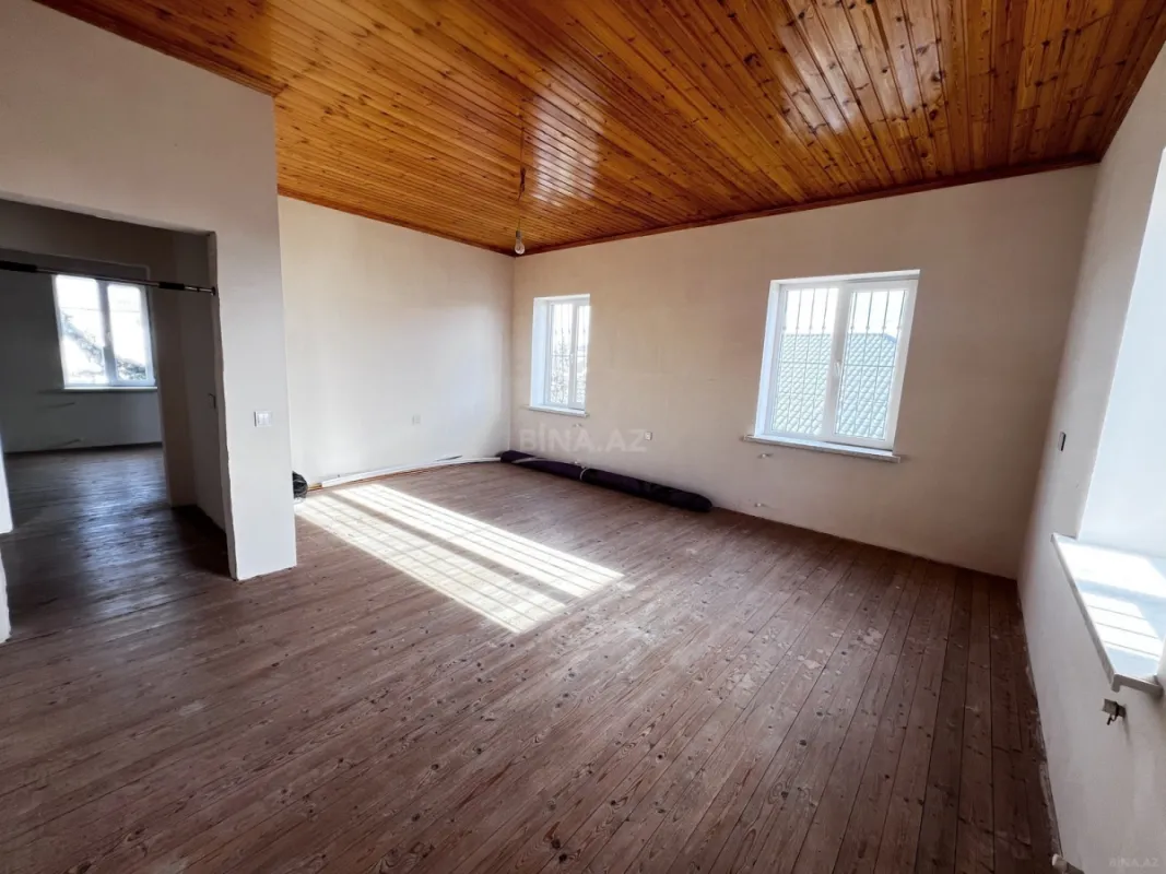 Satılır 7 otaqlı həyət evi 200 m²